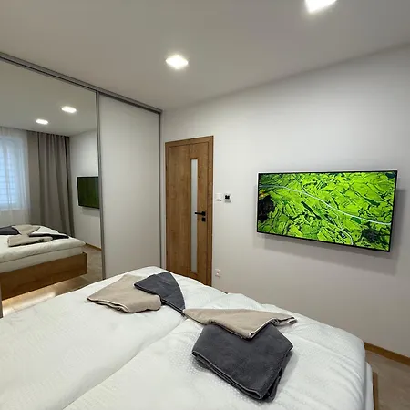 Luxury Near Prague - Garden - Parking Měchenice